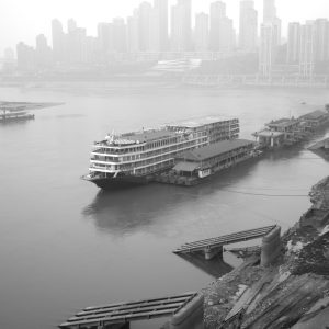 重庆朝天门码头。
Chaotianmen Ferry Terminal, Chongqing.