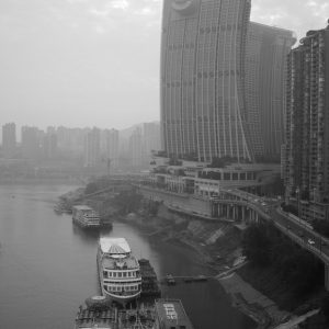 莱佛士城和嘉陵江上的游轮码头。
Raffles City and cruise terminals in Jialing River.